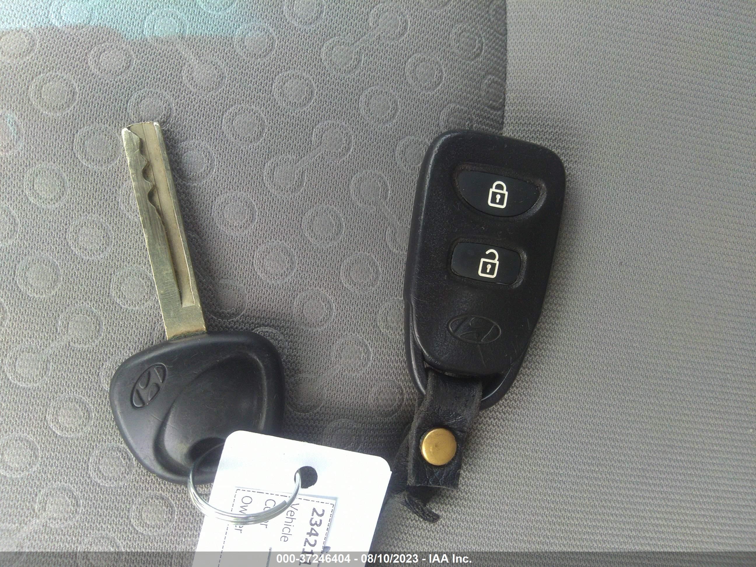 Photo 10 VIN: KMHCU5AE4CU045881 - HYUNDAI ACCENT 