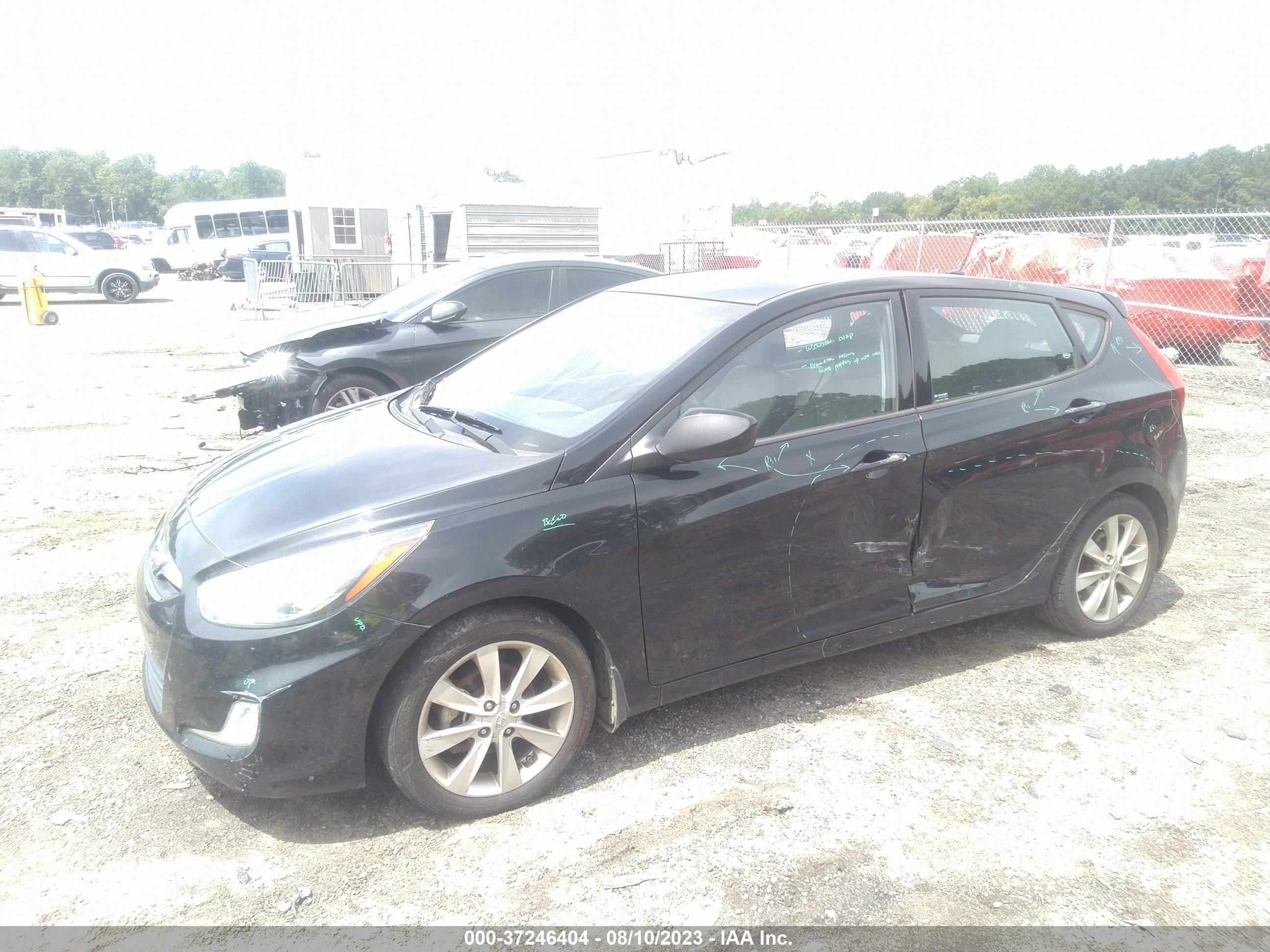 Photo 5 VIN: KMHCU5AE4CU045881 - HYUNDAI ACCENT 