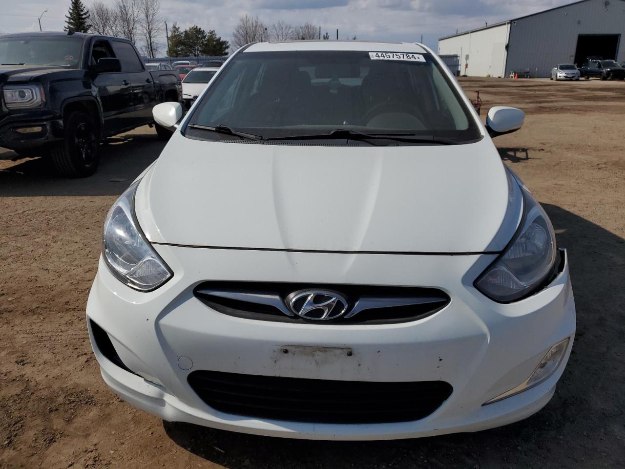 Photo 4 VIN: KMHCU5AE5CU058607 - HYUNDAI ACCENT 