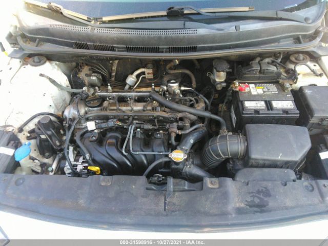 Photo 9 VIN: KMHCU5AE6CU003275 - HYUNDAI ACCENT 