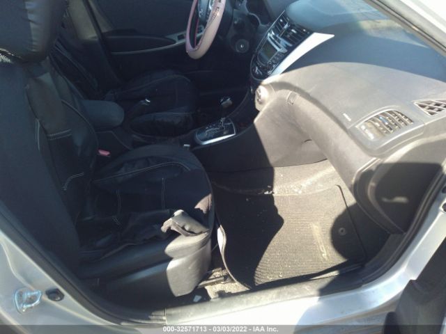 Photo 4 VIN: KMHCU5AE6CU037393 - HYUNDAI ACCENT 