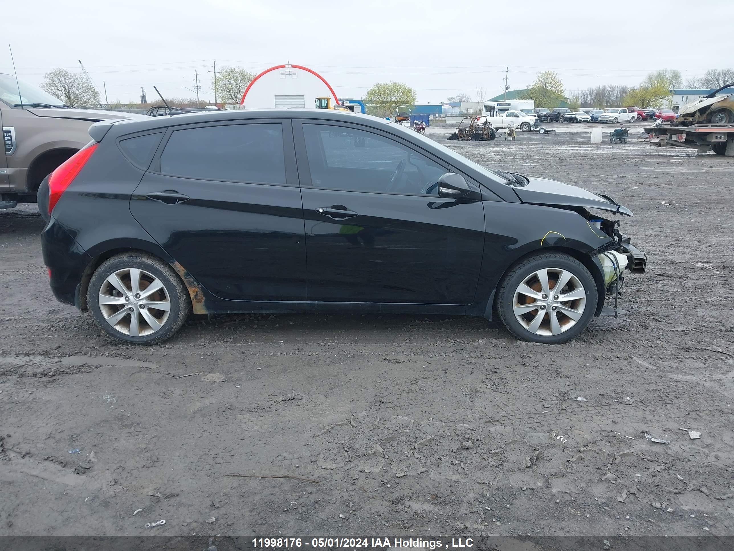 Photo 13 VIN: KMHCU5AE6CU057076 - HYUNDAI ACCENT 