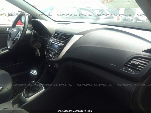 Photo 4 VIN: KMHCU5AE6DU140217 - HYUNDAI ACCENT 