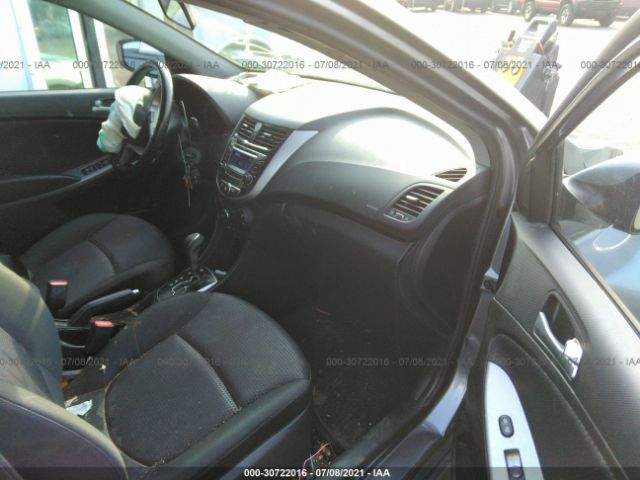 Photo 4 VIN: KMHCU5AE6FU217896 - HYUNDAI ACCENT 