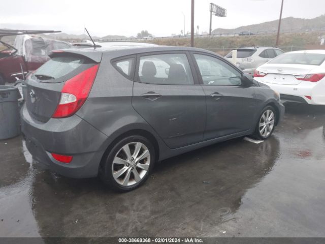 Photo 3 VIN: KMHCU5AE7CU042859 - HYUNDAI ACCENT 