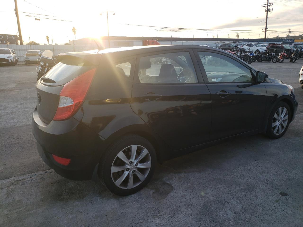 Photo 2 VIN: KMHCU5AE9DU096844 - HYUNDAI ACCENT 