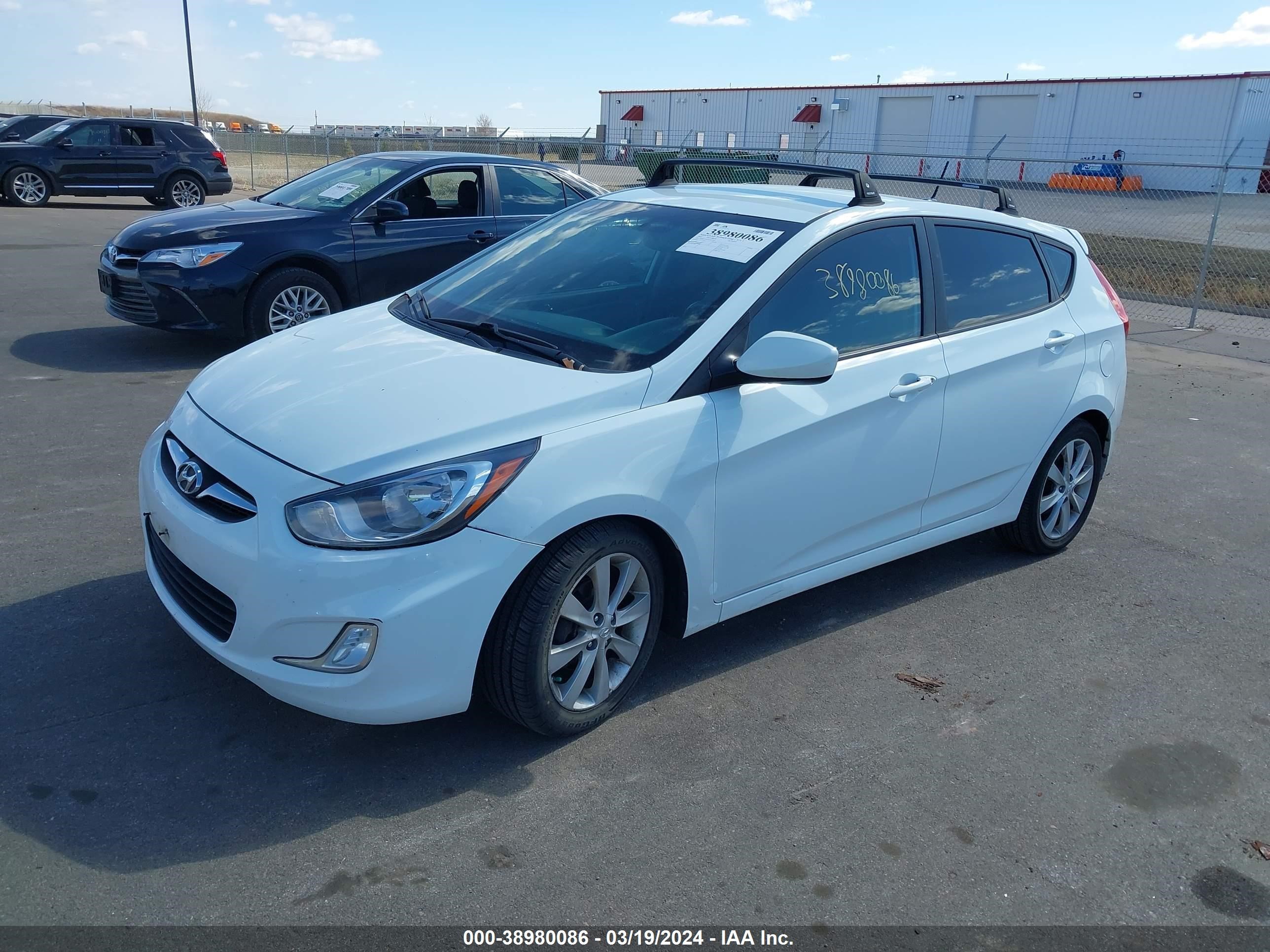 Photo 1 VIN: KMHCU5AEXCU031452 - HYUNDAI ACCENT 