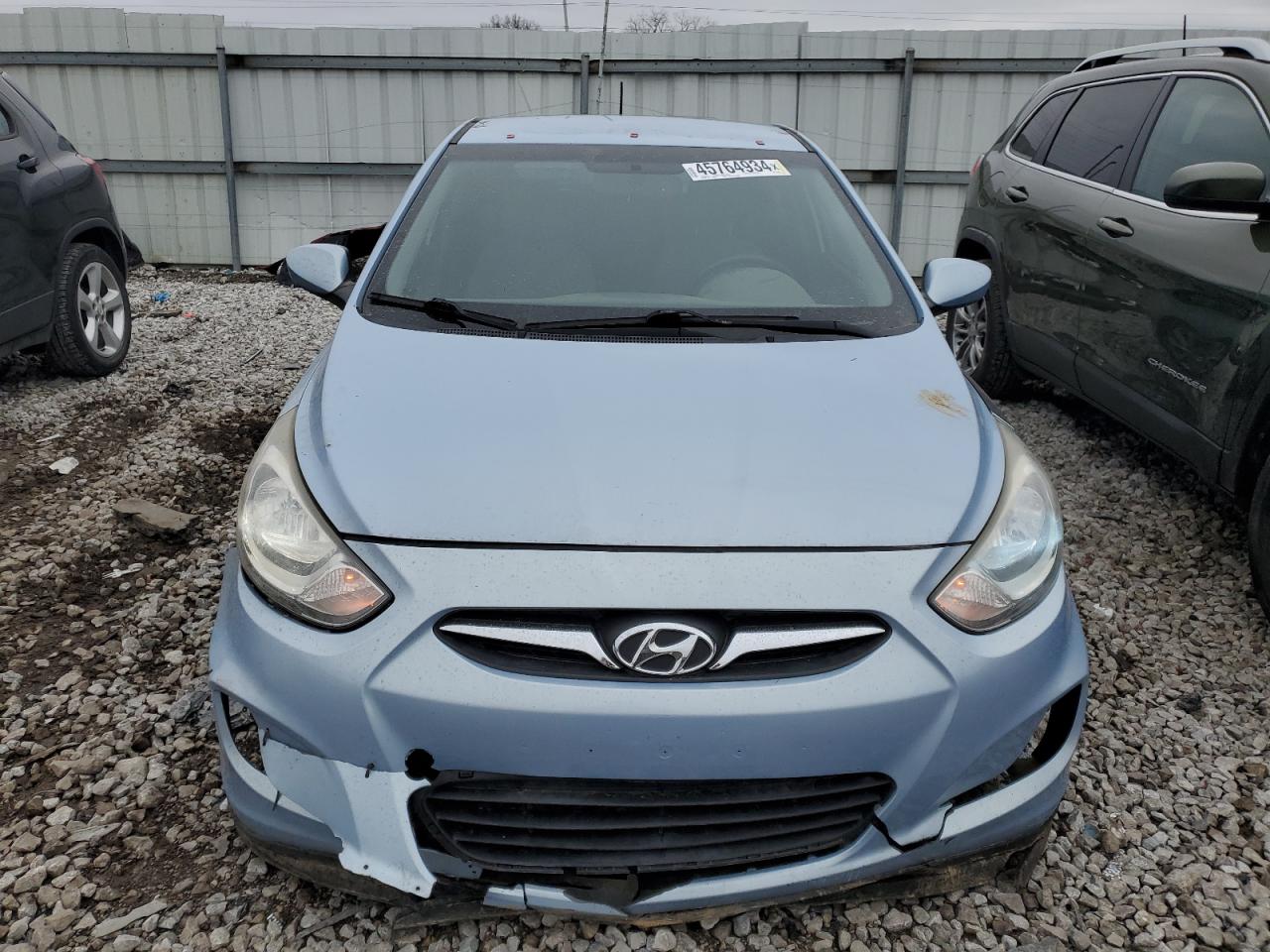 Photo 4 VIN: KMHCU5AEXCU049823 - HYUNDAI ACCENT 