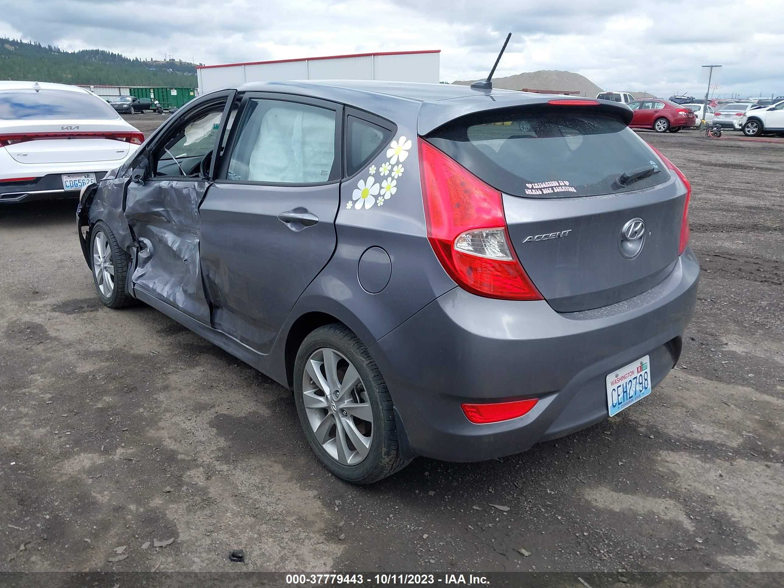 Photo 2 VIN: KMHCU5AEXEU153893 - HYUNDAI ACCENT 