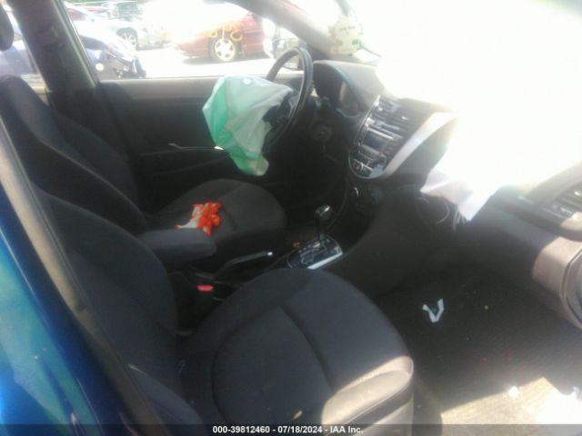 Photo 4 VIN: KMHCU5AEXGU273633 - HYUNDAI ACCENT 