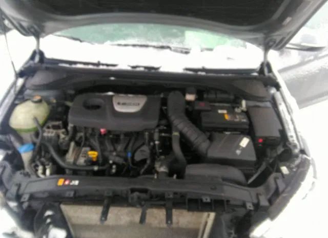 Photo 9 VIN: KMHD04LB1HU364322 - HYUNDAI ELANTRA 