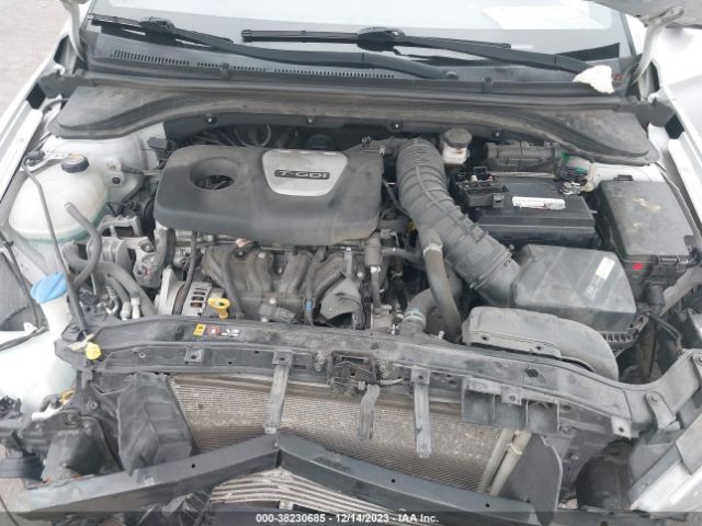 Photo 9 VIN: KMHD04LB1JU554983 - HYUNDAI ELANTRA 