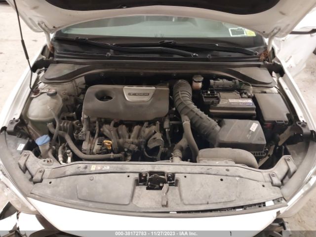 Photo 9 VIN: KMHD04LB3JU723613 - HYUNDAI ELANTRA 