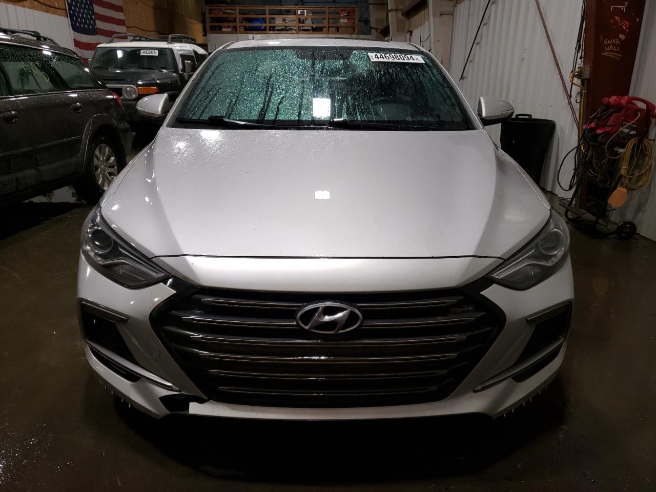 Photo 4 VIN: KMHD04LB8HU349171 - HYUNDAI ELANTRA 