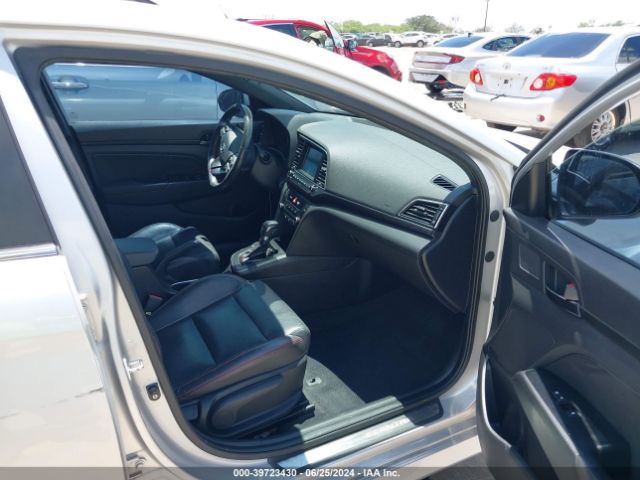 Photo 4 VIN: KMHD04LB8JU509975 - HYUNDAI ELANTRA 