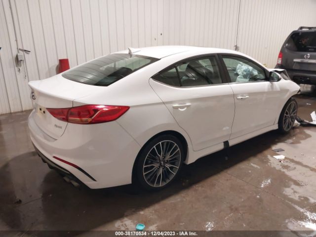 Photo 3 VIN: KMHD04LB8JU589987 - HYUNDAI ELANTRA 