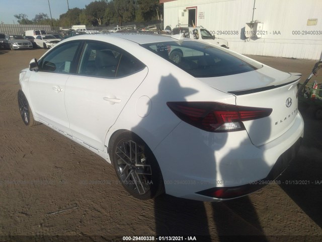 Photo 2 VIN: KMHD04LB8LU957801 - HYUNDAI ELANTRA 