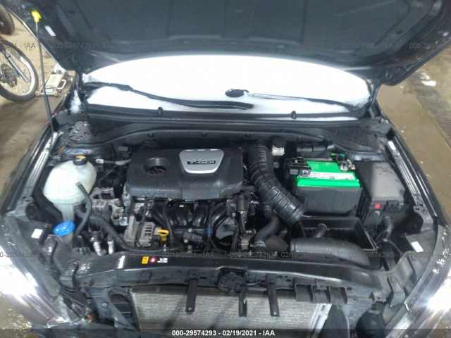 Photo 9 VIN: KMHD04LB9HU330287 - HYUNDAI ELANTRA 