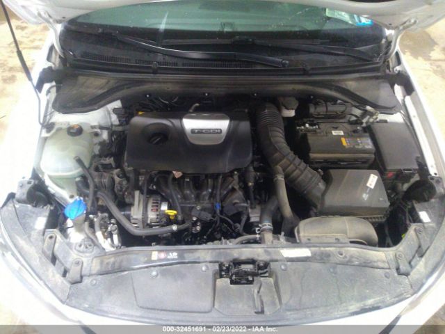 Photo 9 VIN: KMHD04LB9HU333285 - HYUNDAI ELANTRA 