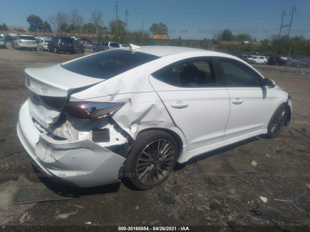 Photo 3 VIN: KMHD04LBXHU321548 - HYUNDAI ELANTRA 