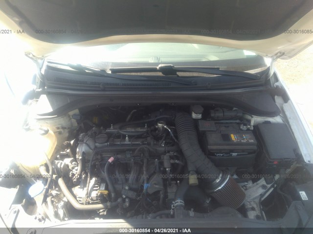 Photo 9 VIN: KMHD04LBXHU321548 - HYUNDAI ELANTRA 