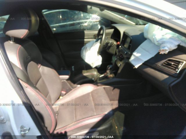 Photo 4 VIN: KMHD04LBXJU453215 - HYUNDAI ELANTRA 