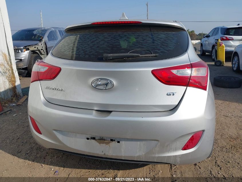 Photo 16 VIN: KMHD35LE3DU126683 - HYUNDAI ELANTRA 