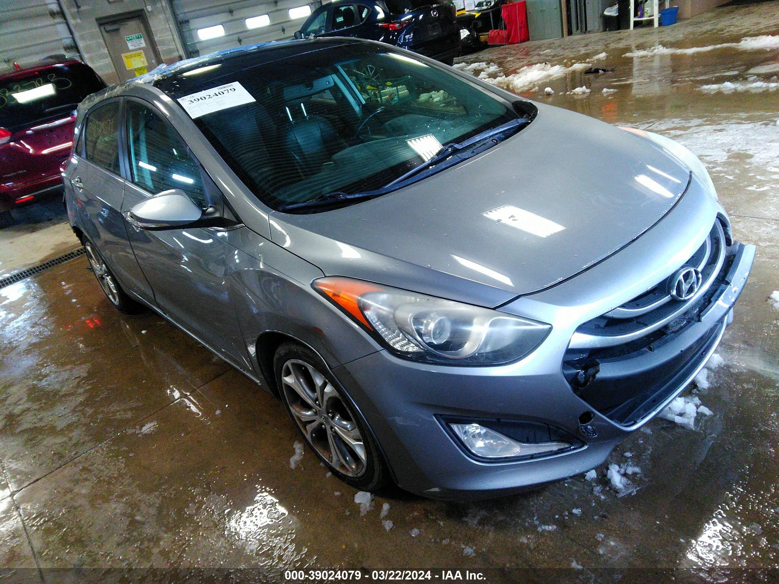 Photo 0 VIN: KMHD35LE4DU120987 - HYUNDAI ELANTRA 