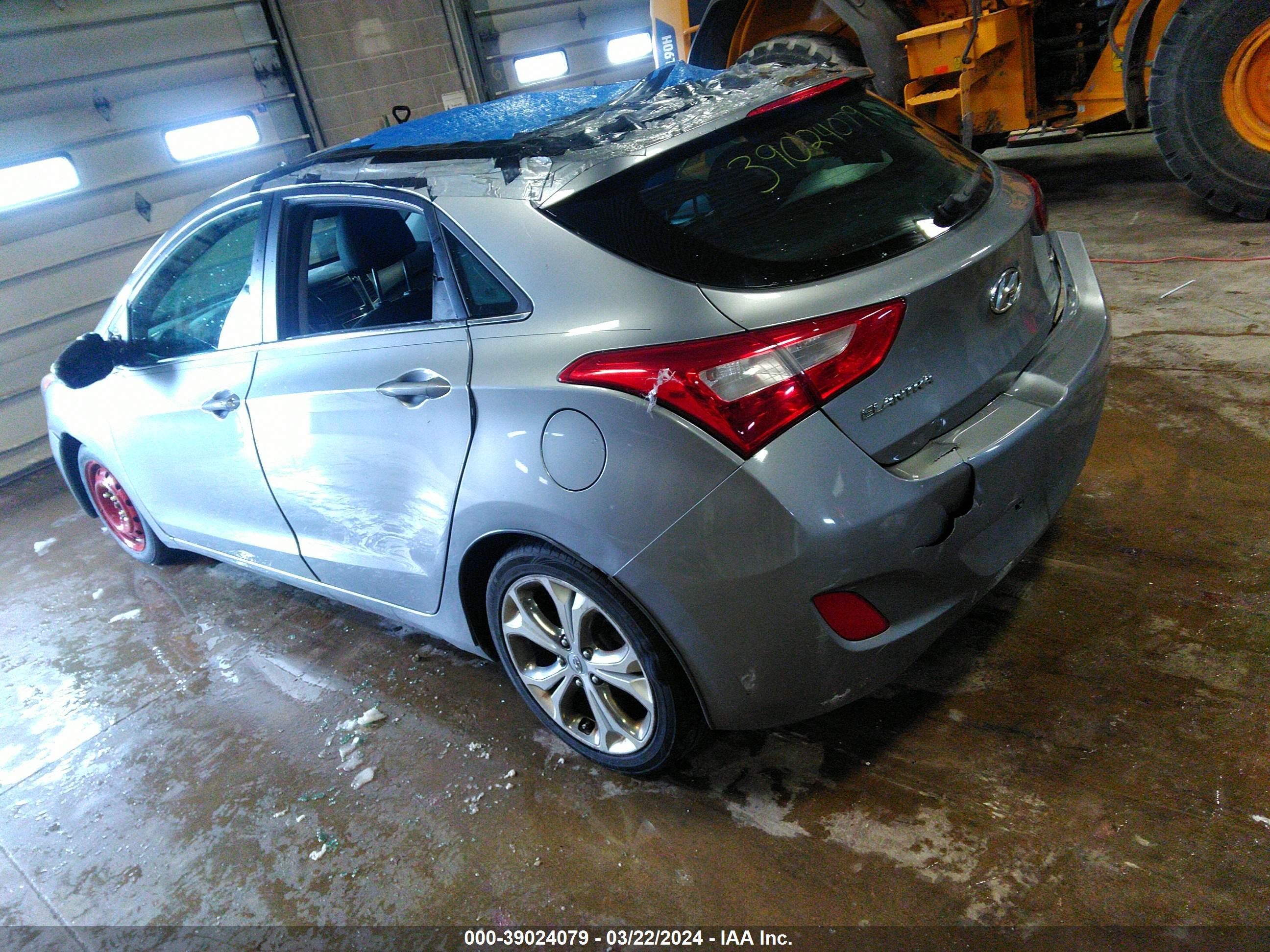 Photo 2 VIN: KMHD35LE4DU120987 - HYUNDAI ELANTRA 