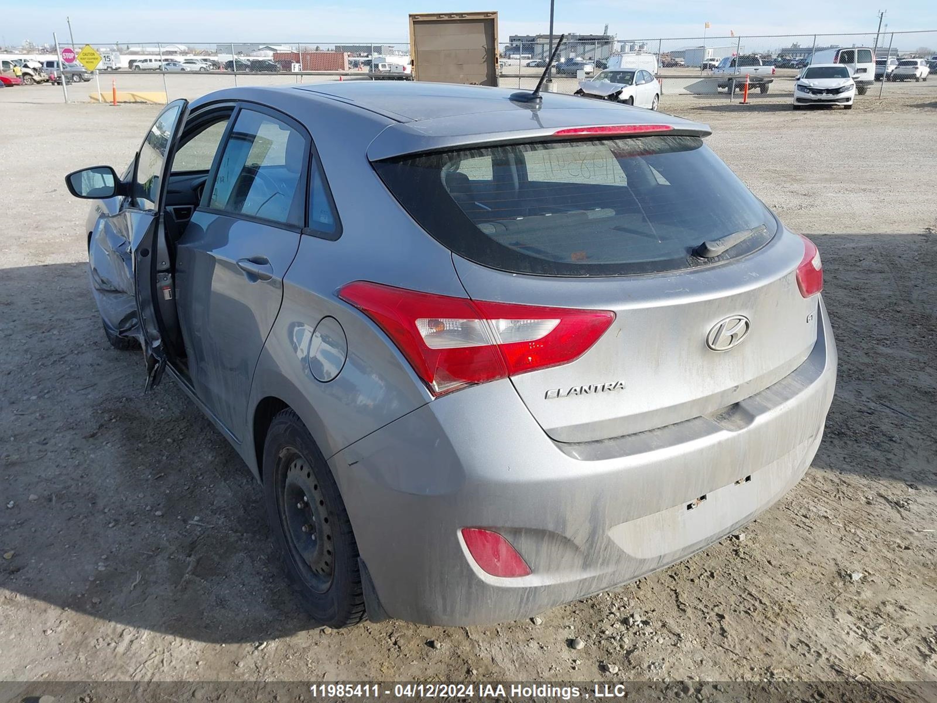 Photo 2 VIN: KMHD35LE4DU138177 - HYUNDAI ELANTRA 