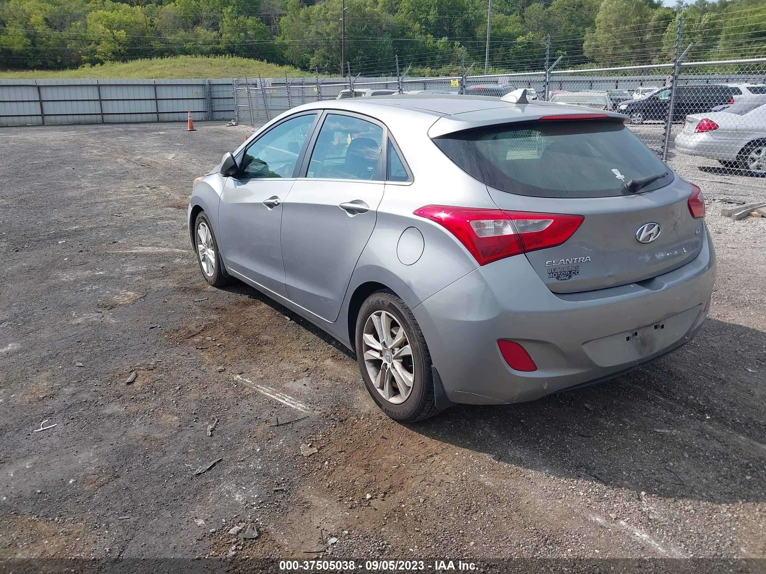 Photo 2 VIN: KMHD35LE4DU146800 - HYUNDAI ELANTRA 