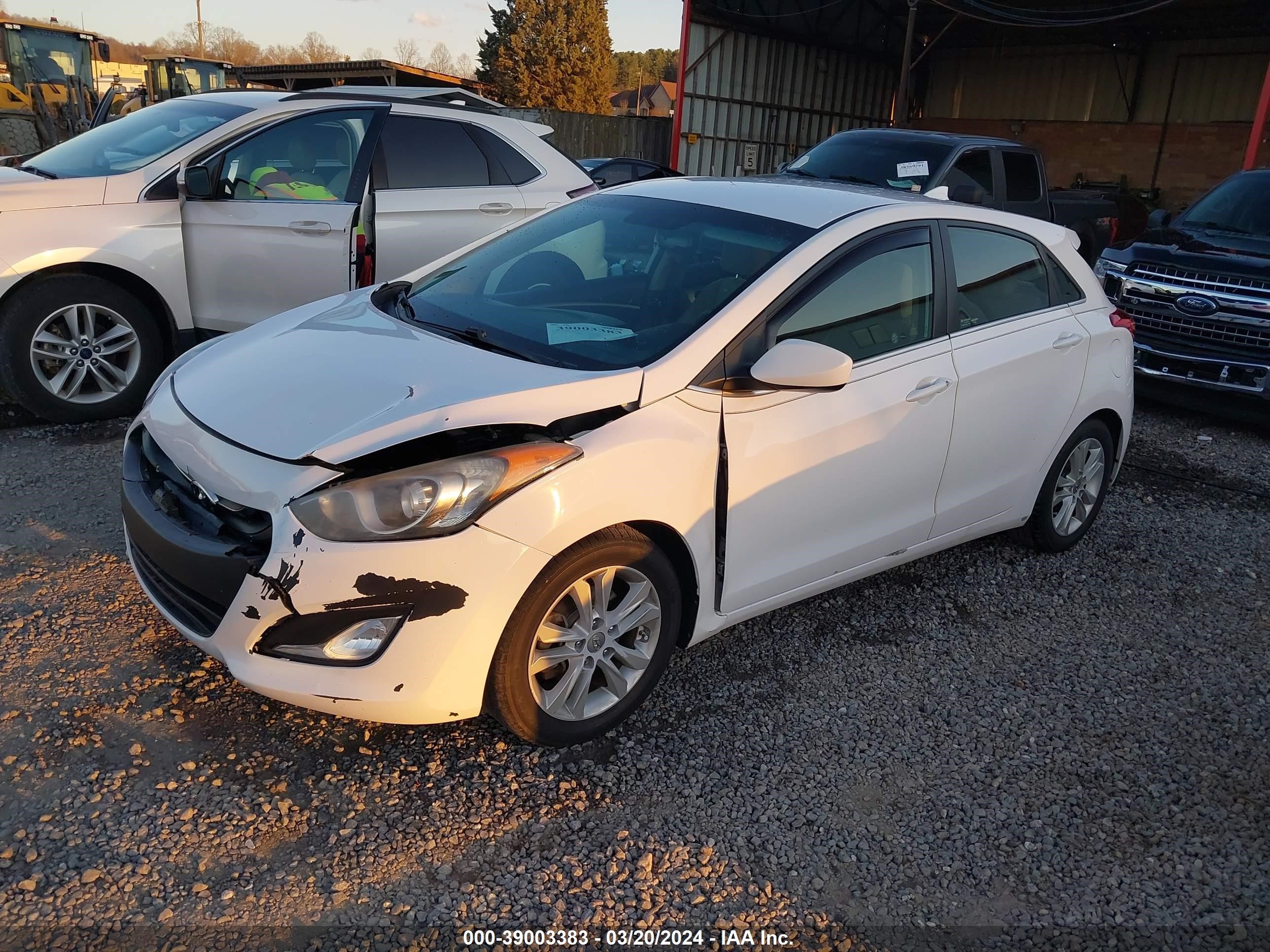 Photo 1 VIN: KMHD35LE4DU155156 - HYUNDAI ELANTRA 