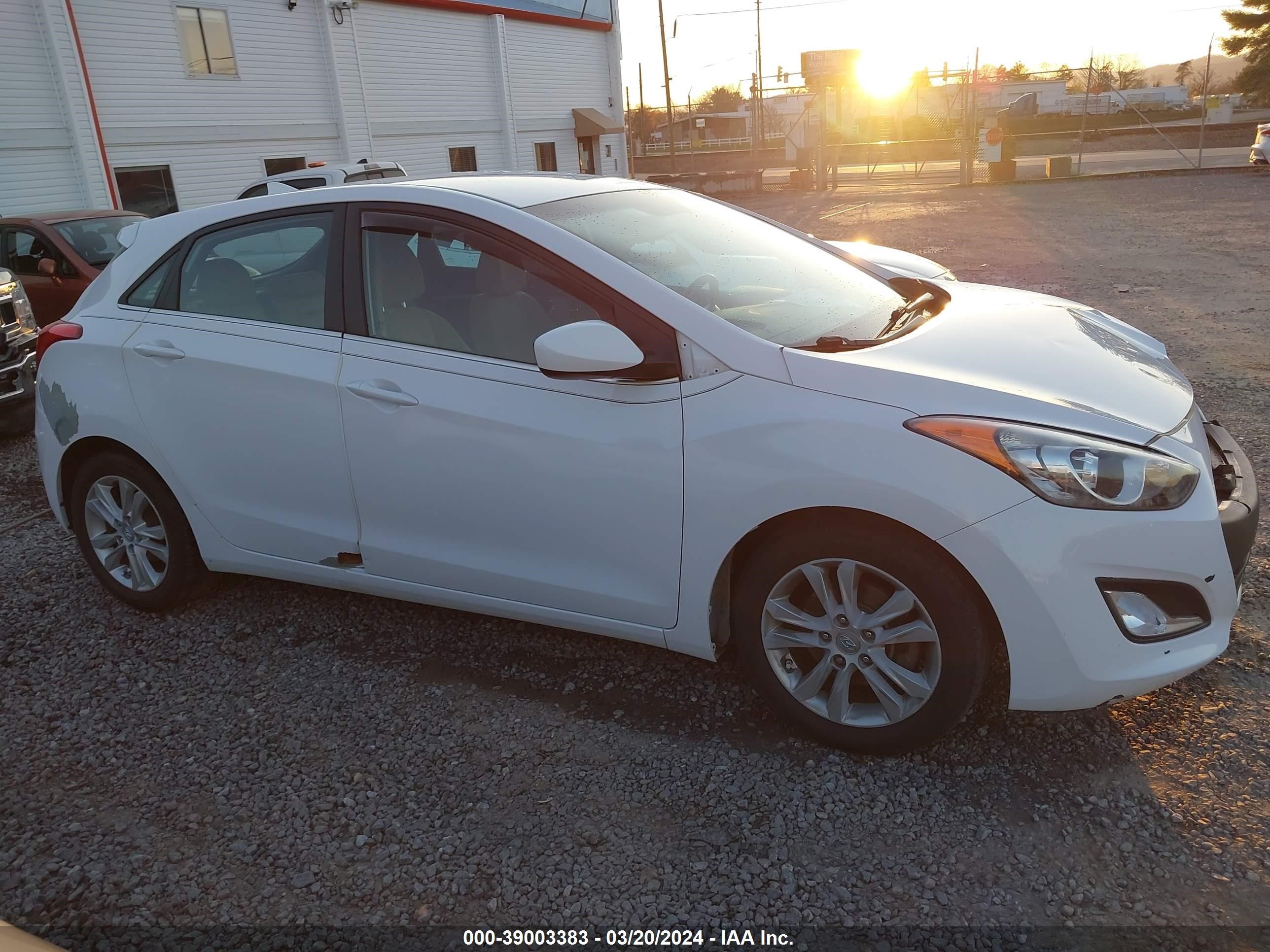 Photo 12 VIN: KMHD35LE4DU155156 - HYUNDAI ELANTRA 