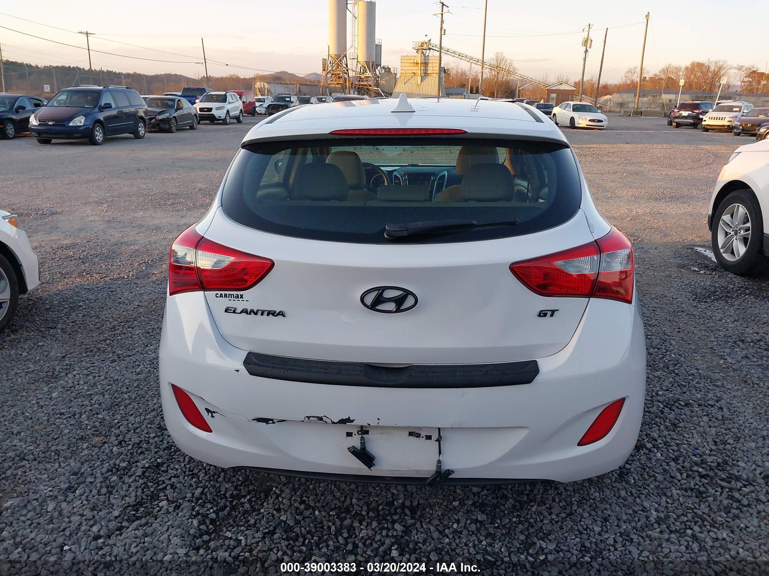 Photo 15 VIN: KMHD35LE4DU155156 - HYUNDAI ELANTRA 