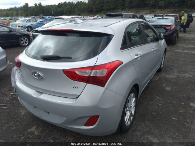 Photo 3 VIN: KMHD35LE5DU032210 - HYUNDAI ELANTRA 