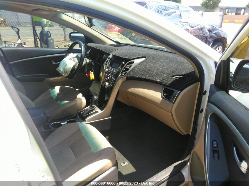 Photo 4 VIN: KMHD35LE5DU094397 - HYUNDAI ELANTRA 