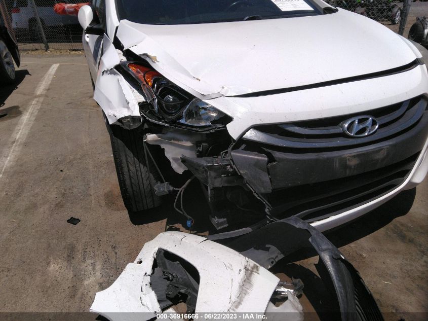 Photo 5 VIN: KMHD35LE5DU094397 - HYUNDAI ELANTRA 