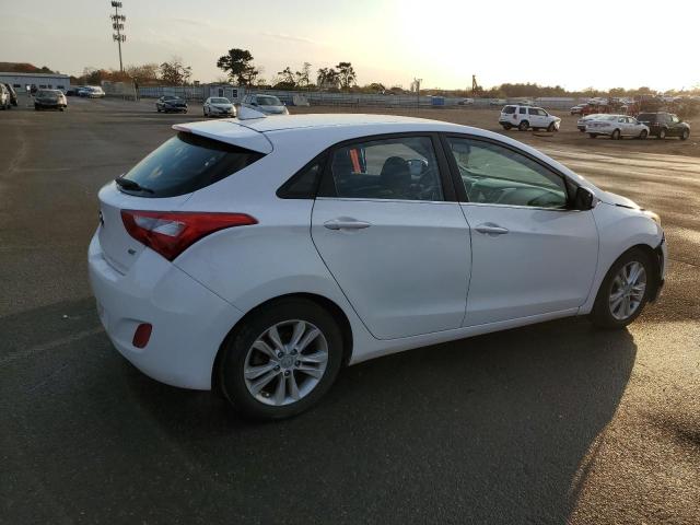 Photo 2 VIN: KMHD35LE7DU061532 - HYUNDAI ELANTRA 