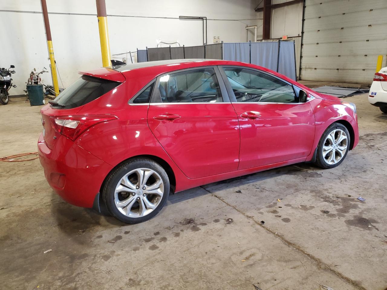 Photo 2 VIN: KMHD35LE7DU063619 - HYUNDAI ELANTRA 