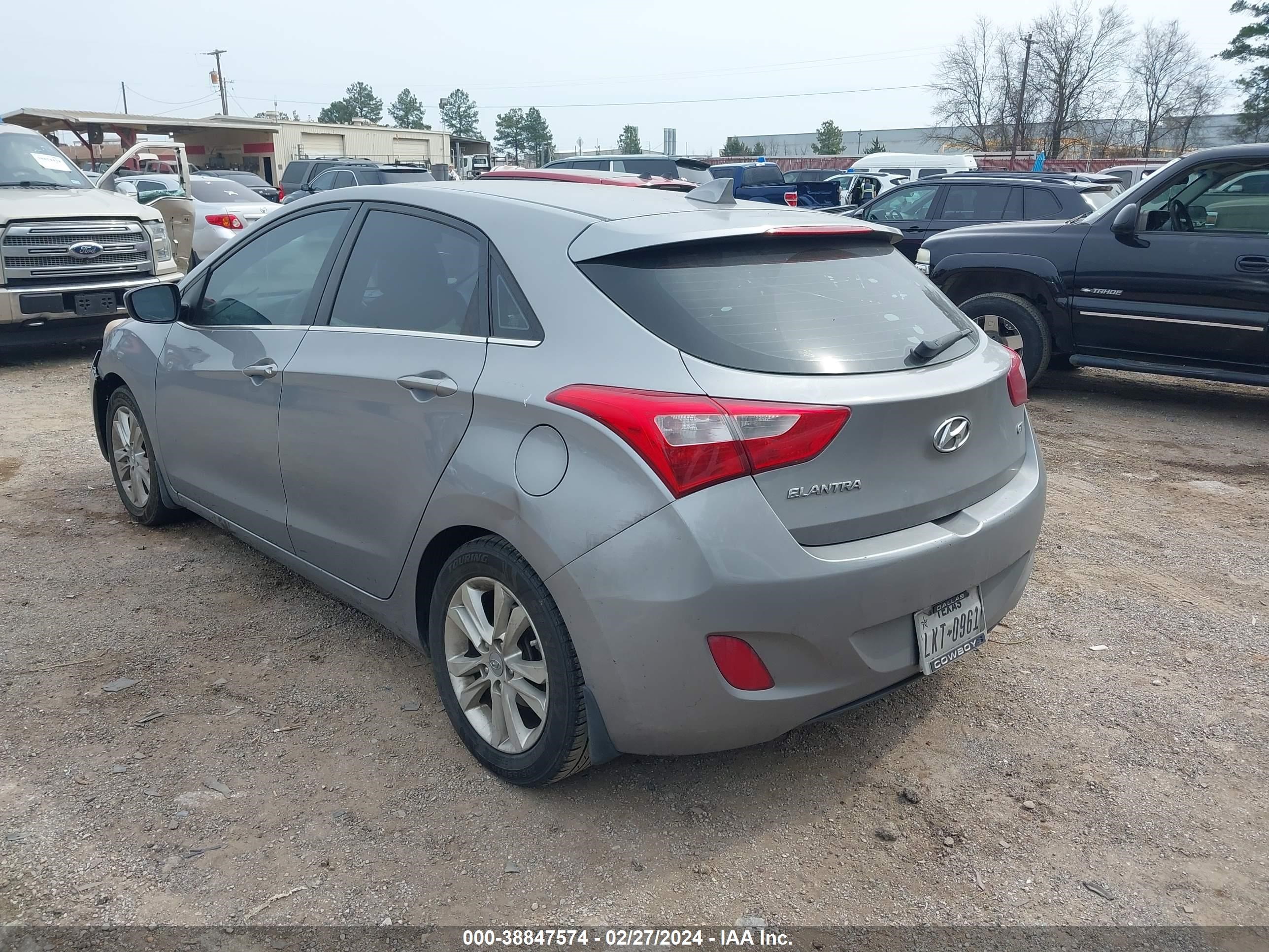 Photo 2 VIN: KMHD35LE7DU119218 - HYUNDAI ELANTRA 