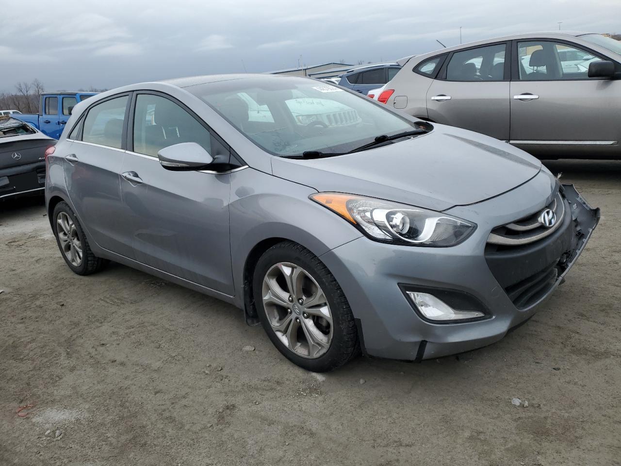 Photo 3 VIN: KMHD35LE9DU120628 - HYUNDAI ELANTRA 