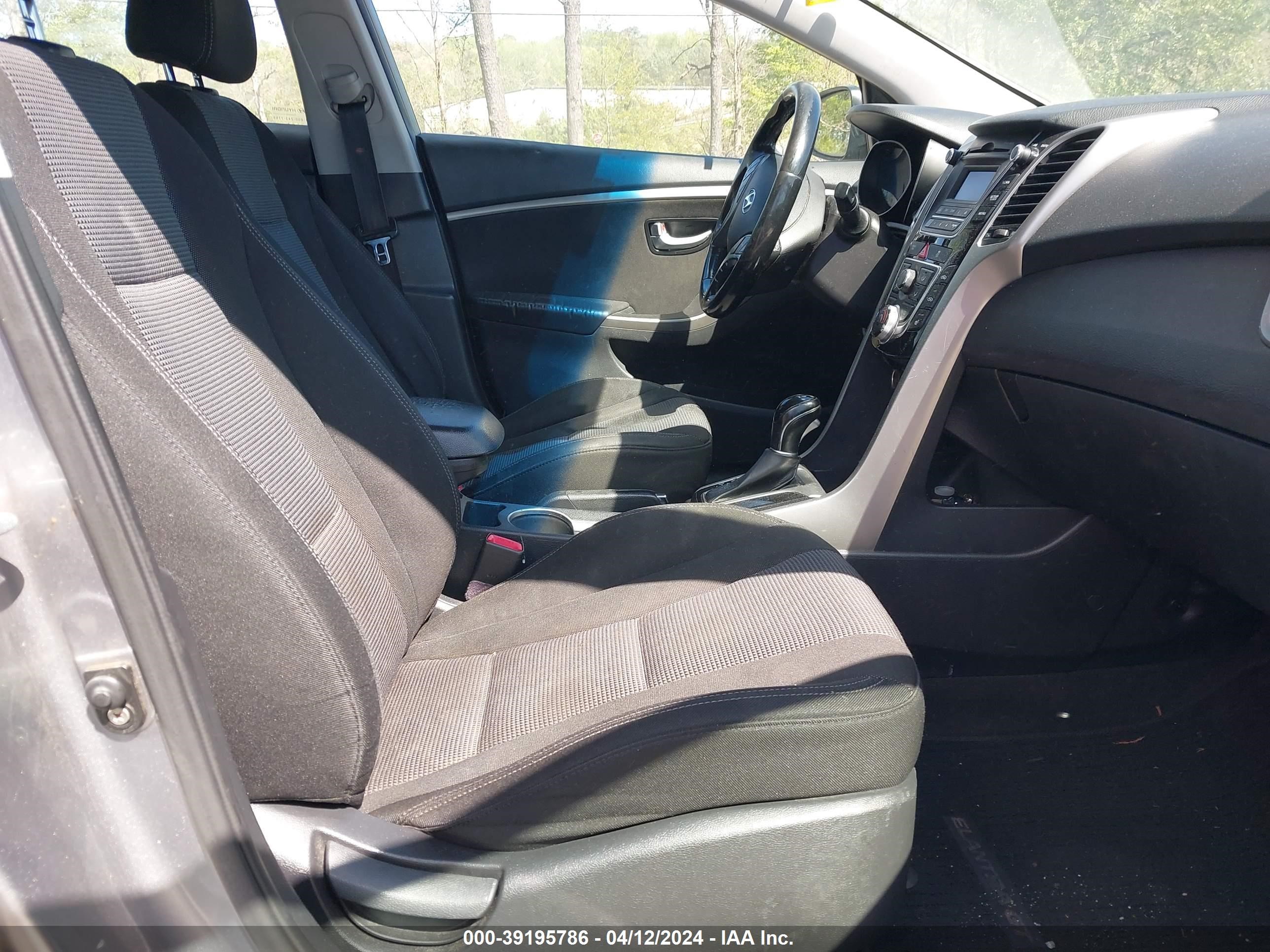 Photo 4 VIN: KMHD35LEXDU106012 - HYUNDAI ELANTRA 