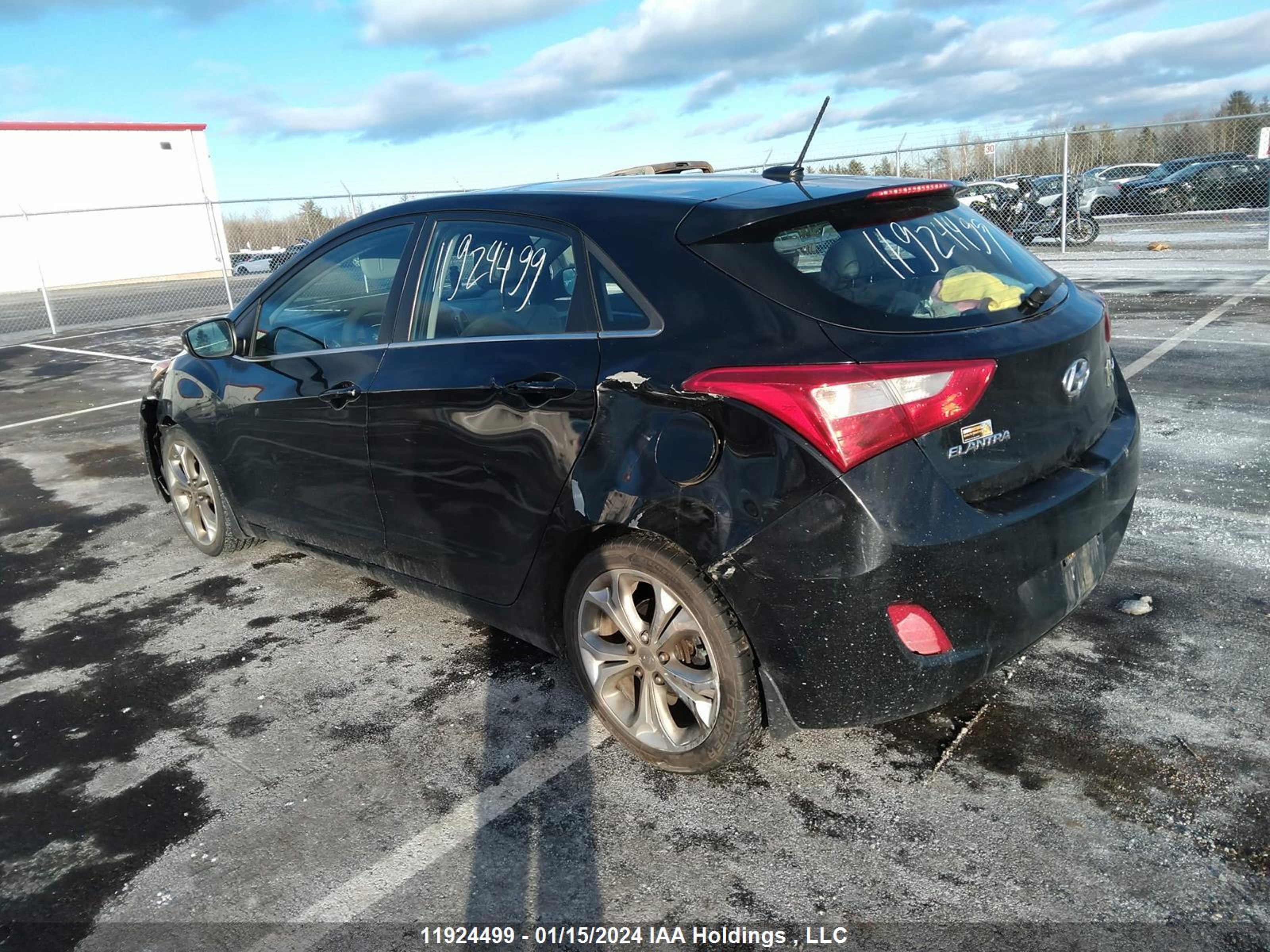 Photo 2 VIN: KMHD35LEXDU118693 - HYUNDAI ELANTRA 