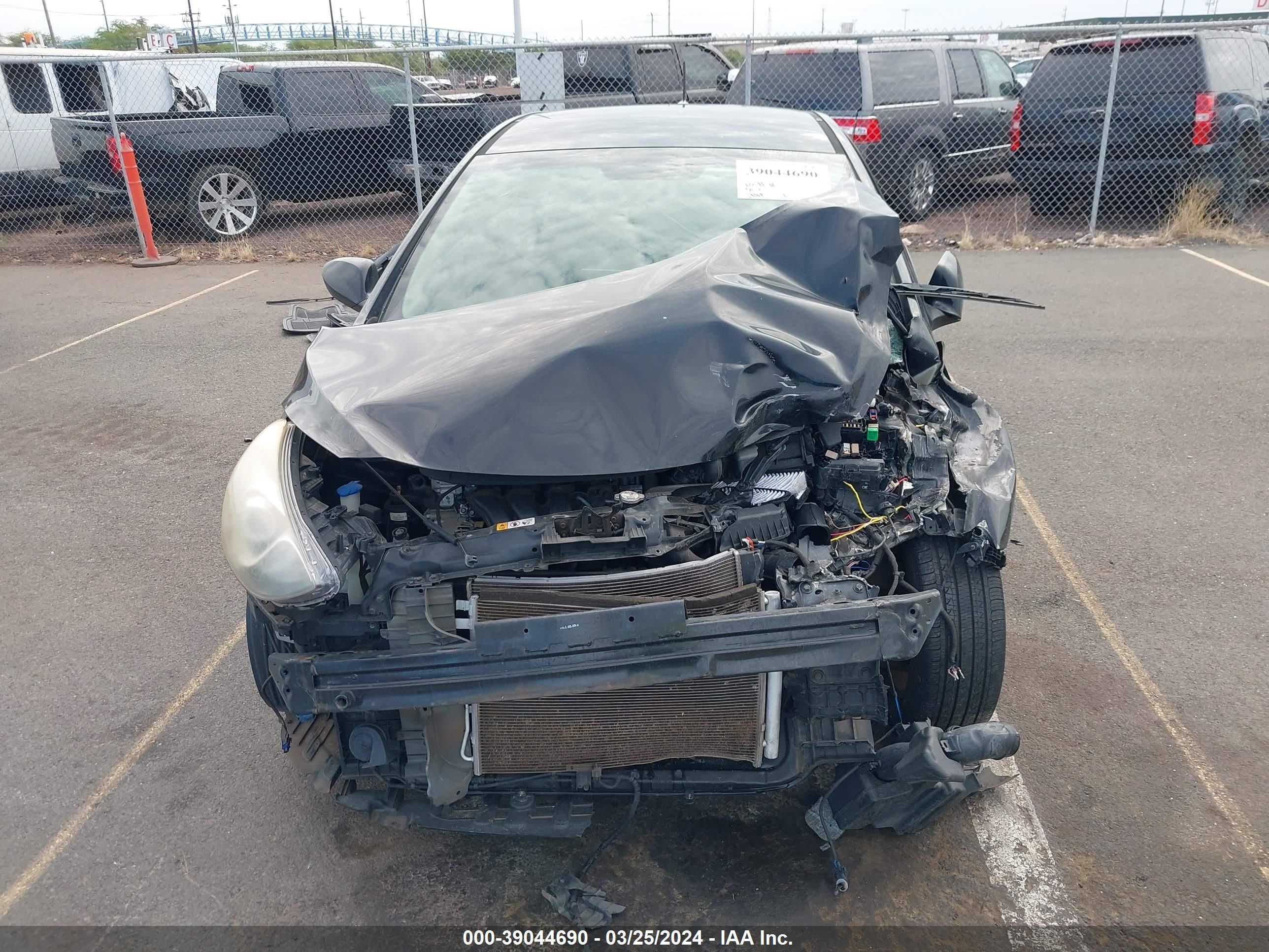 Photo 11 VIN: KMHD35LH0EU212352 - HYUNDAI ELANTRA 