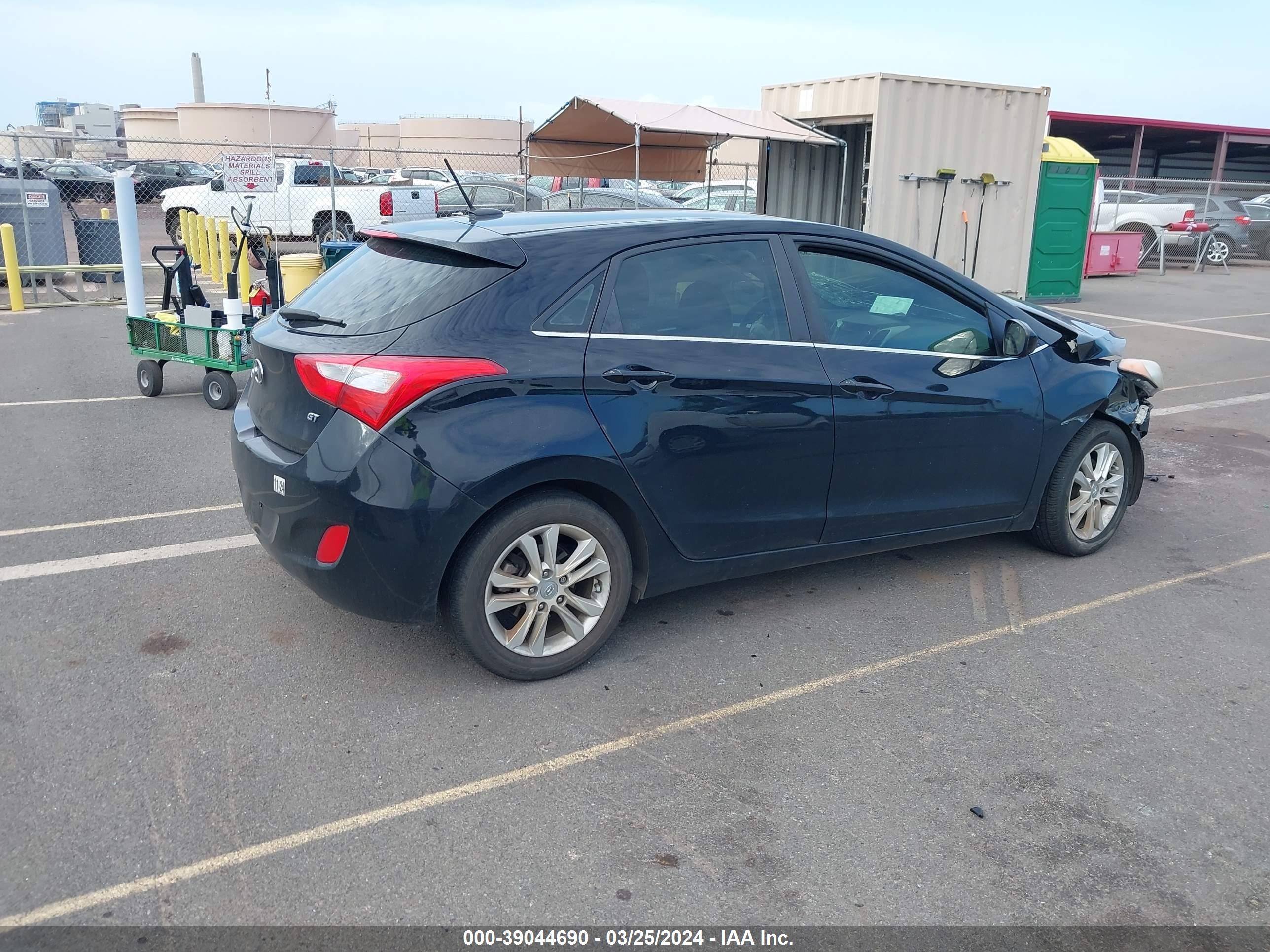 Photo 3 VIN: KMHD35LH0EU212352 - HYUNDAI ELANTRA 