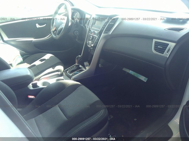 Photo 4 VIN: KMHD35LH0HU365477 - HYUNDAI ELANTRA GT 