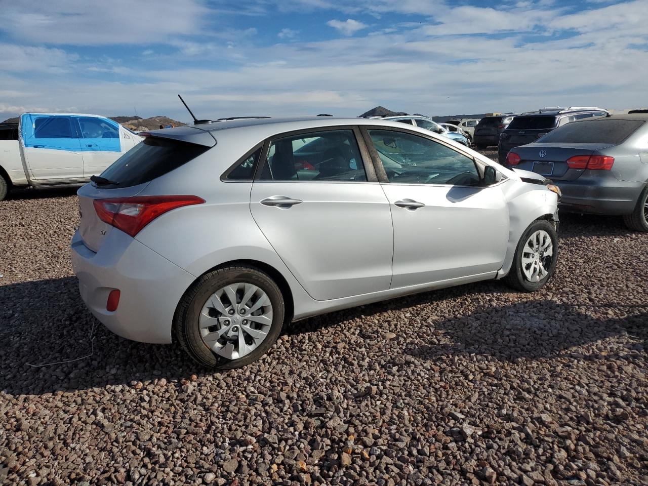 Photo 2 VIN: KMHD35LH0HU370100 - HYUNDAI ELANTRA 