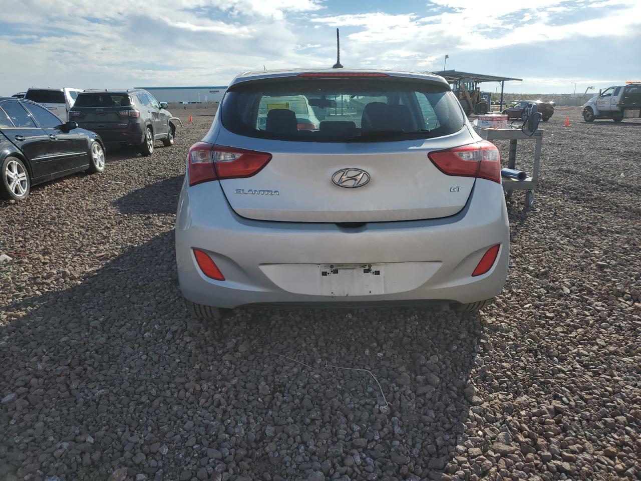 Photo 5 VIN: KMHD35LH0HU370100 - HYUNDAI ELANTRA 