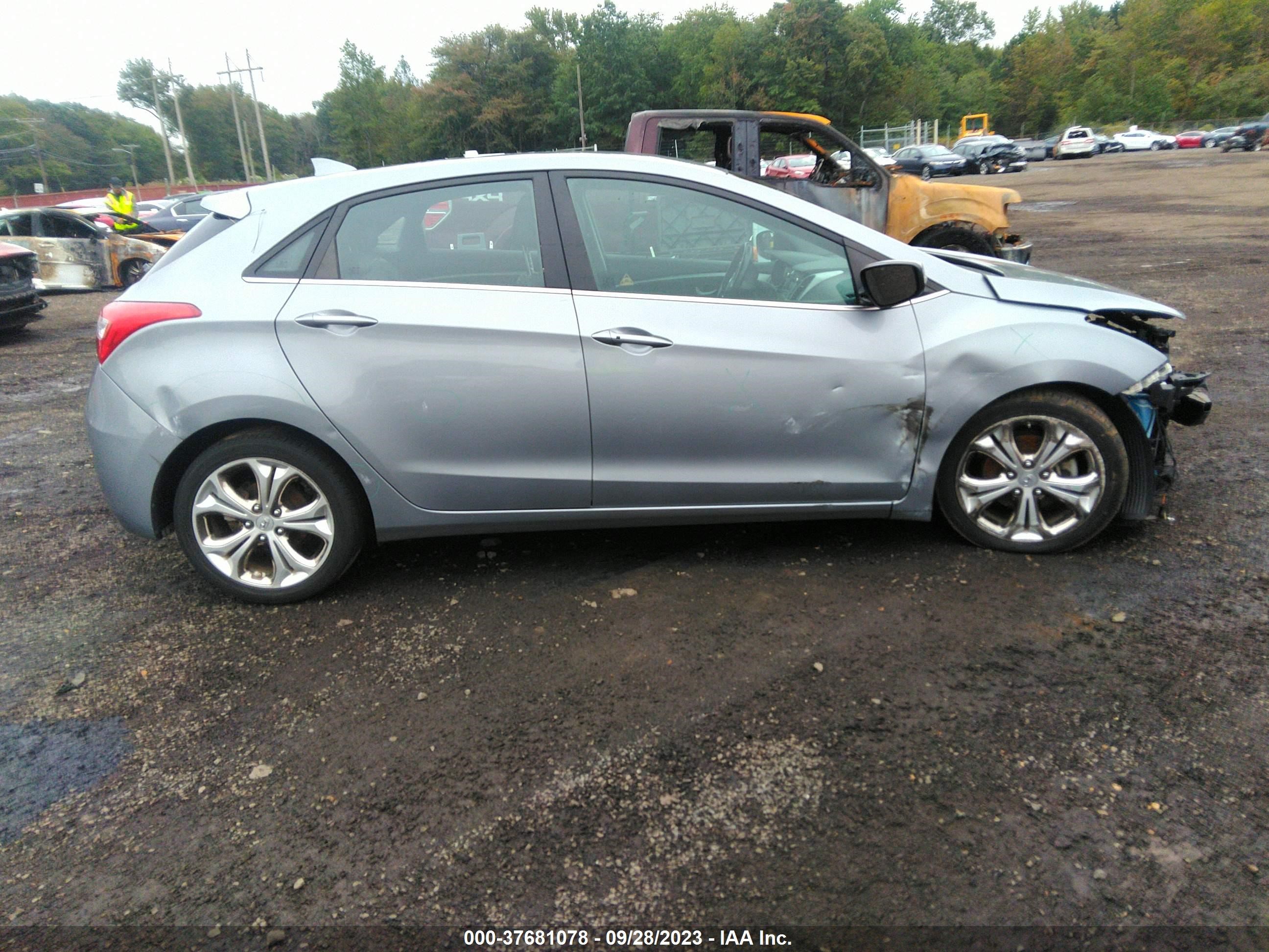 Photo 12 VIN: KMHD35LH1EU202252 - HYUNDAI ELANTRA 