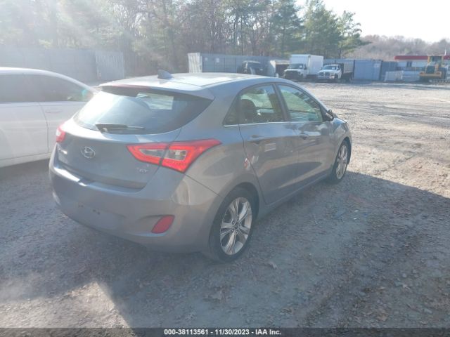 Photo 3 VIN: KMHD35LH1FU241926 - HYUNDAI ELANTRA GT 